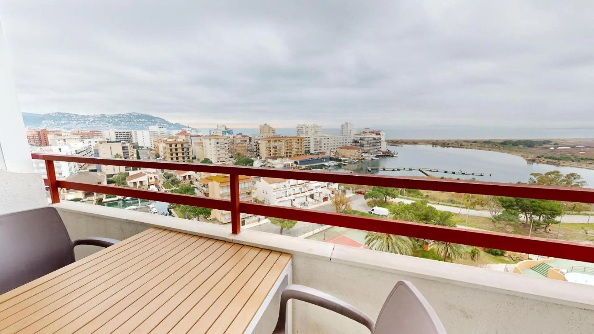 Studio 30M2 ,Vue Sur Mer Et Piscine Roses Spain